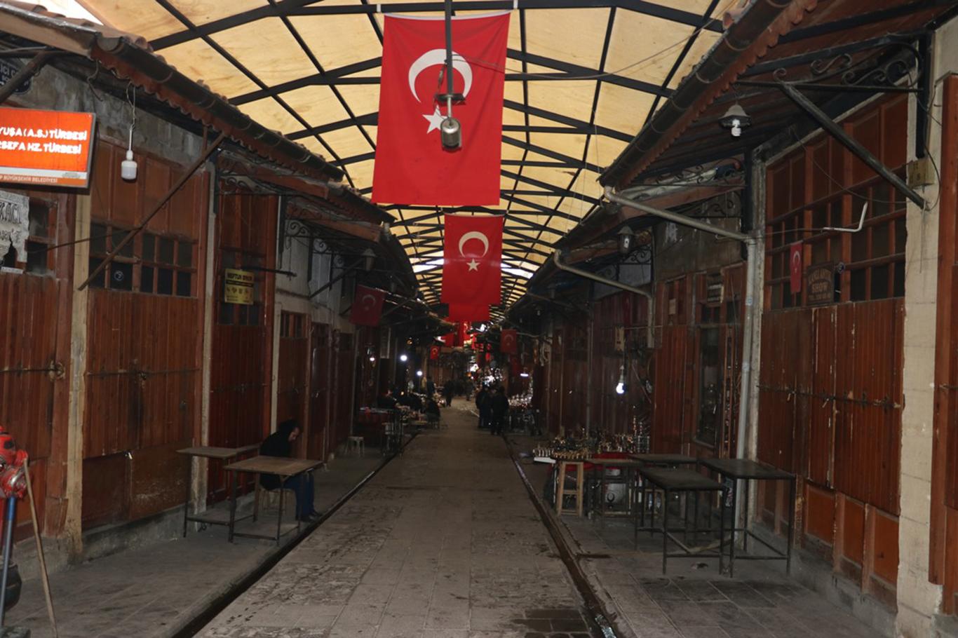 Asırlardır çekiç seslerinin susmadığı Bakırcılar Çarşısı sessizliğe büründü